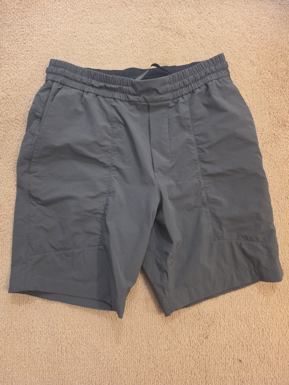 Mens Lululemon Bowline 8" in Charcoal